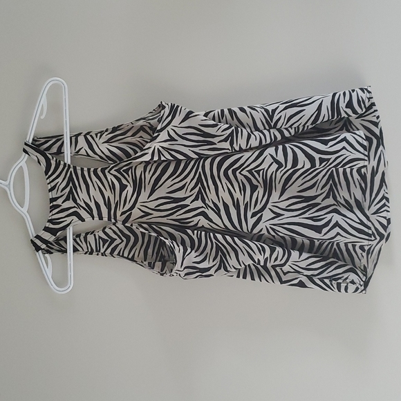 Dynamite zebra tank top sz L (3 for $25) - Picture 4 of 4